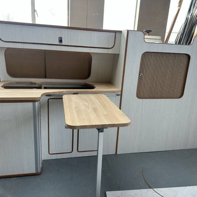 Assembled Furniture (Hacienda White, Oak) SWB - T4/T5/T6 Vivaro Custom Trafic